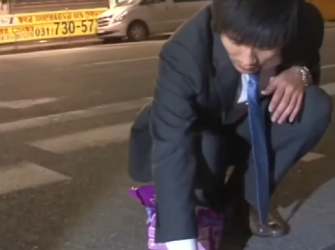 B1201001 Trapped kitten touched everyone heart (Part 2)