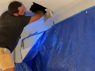 B0101001 Couple makes cute discovery in ceiling (Part 2)