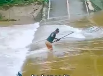 I2401010 dog walks away like nothing (Part 2)