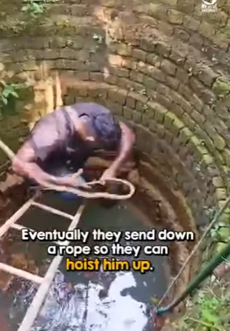 I0102003 Brave man saves wild fox well (Part 2)