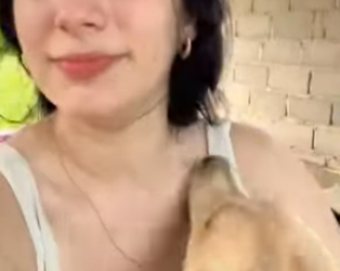 M0602012 Ella es la razón por la que muchos seguimos vivos Ella camina por la (Parte 2)