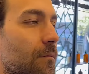 Man hasn’t had a haircut or shaved for 10 years, looks incredibly handsome after the transformation (Part 2)