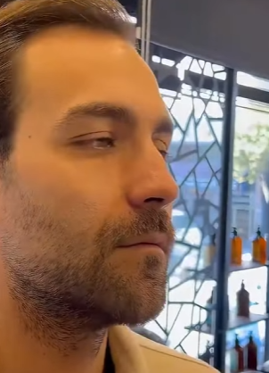 Man hasn’t had a haircut or shaved for 10 years, looks incredibly handsome after the transformation (Part 2)